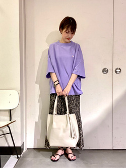 [秋山　里織]