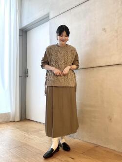 [秋山　里織]