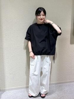 [秋山　里織]