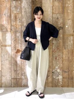 [秋山　里織]