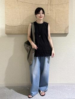 [秋山　里織]