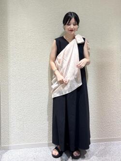 [秋山　里織]