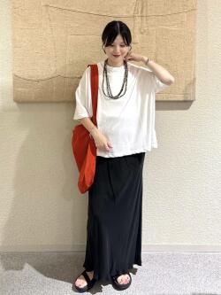 [秋山　里織]
