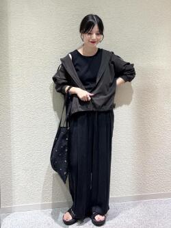 [秋山　里織]