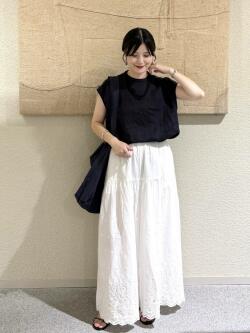 [秋山　里織]