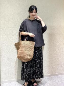 [秋山　里織]