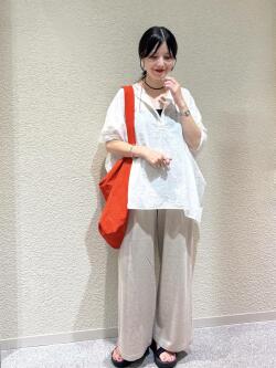 [秋山　里織]
