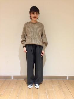 [秋山　里織]