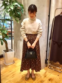 [秋山　里織]